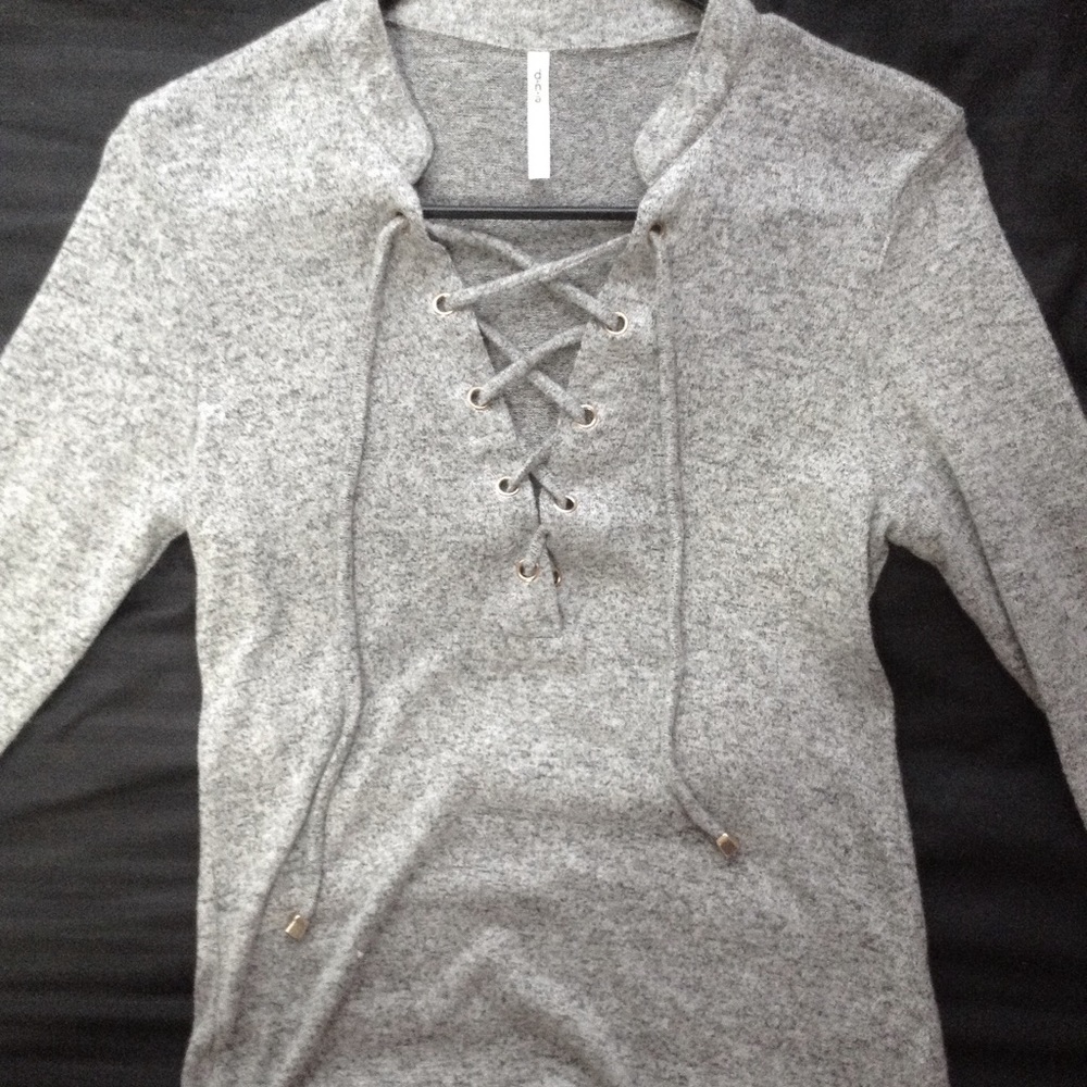 Long sleeve tie up